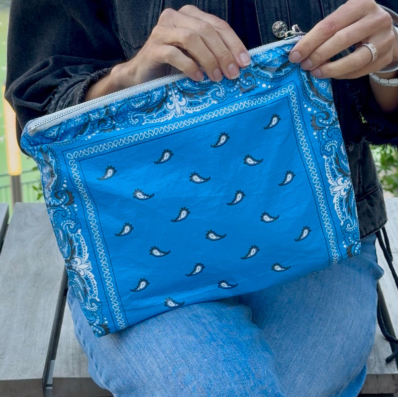 Вместительная косметичка Tyvek с индивидуальным принтом – водонепроницаемый дорожный органайзер для косметики